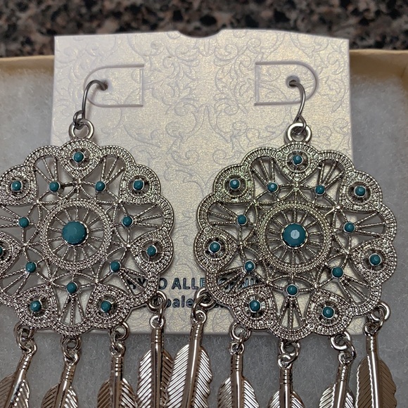 Fashionable earrings - Picture 2 of 4